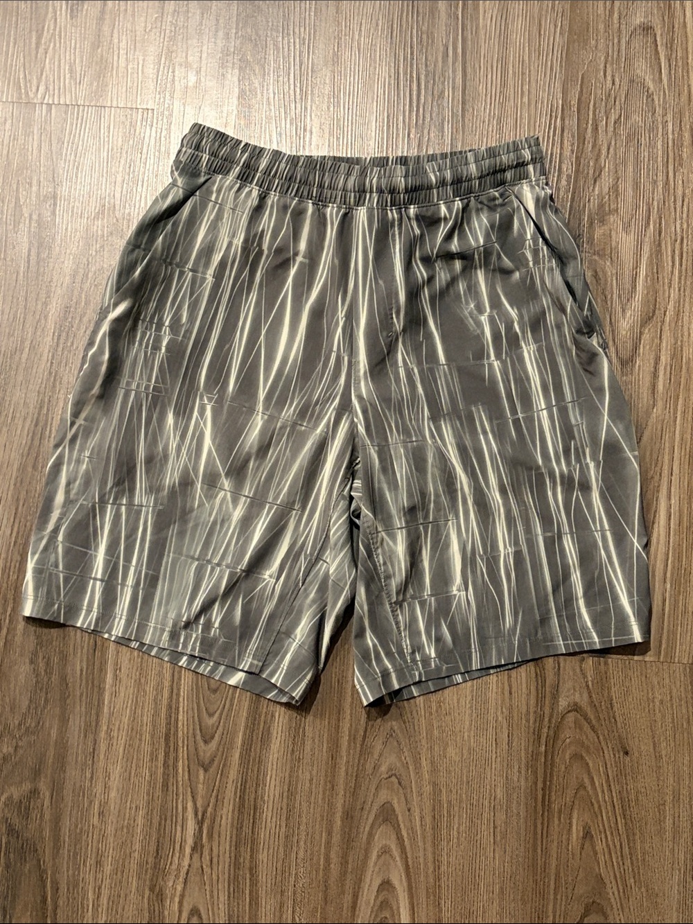 Lululemon Pace Breaker 9” Green Shorts